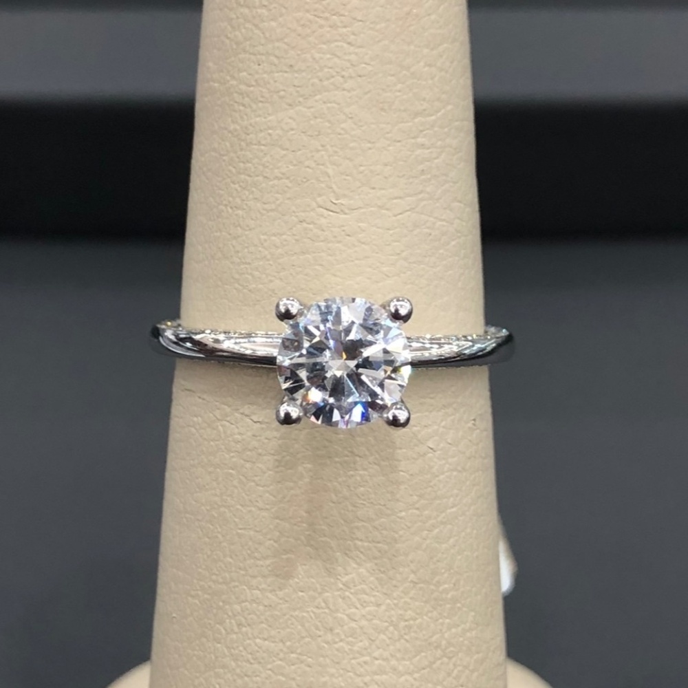 1.01 carat GIA certified natural diamond ring, 14k white gold, size 5.5~